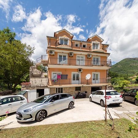 Apartments Pelle Тиват Екстер'єр фото