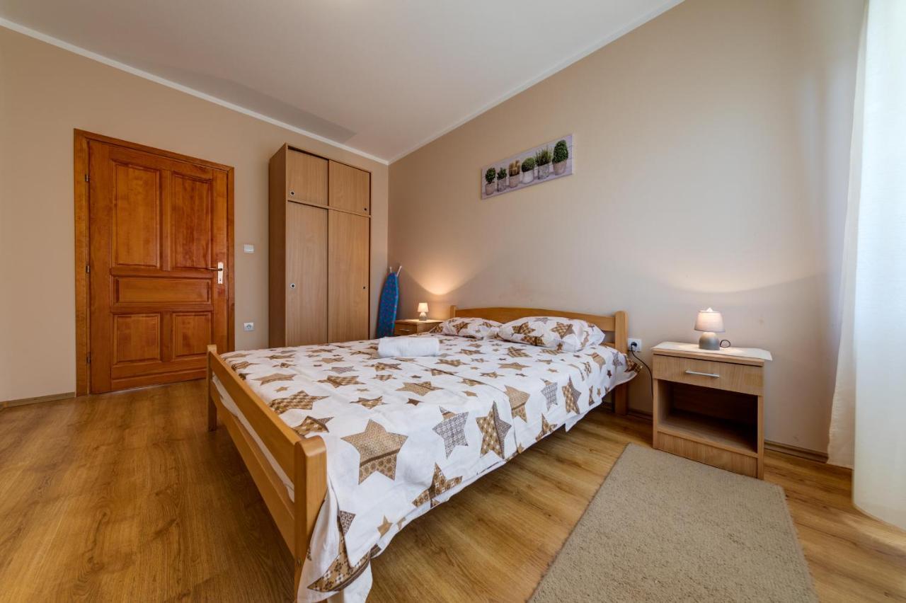 Apartments Pelle Тиват Екстер'єр фото