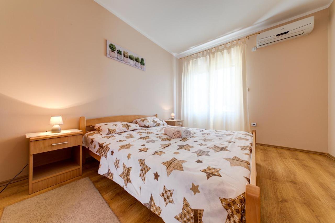 Apartments Pelle Тиват Екстер'єр фото
